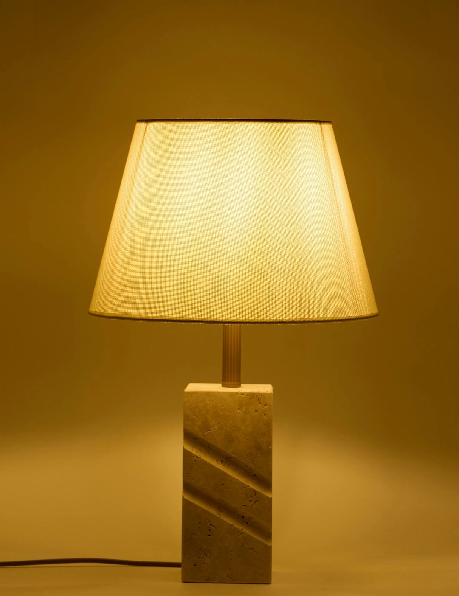 Llambë tavoline Opviq, Valen, krem