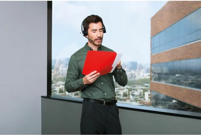 Kufje Logitech H820e (981-000512) wireless mono me USB, të zeza, set me stacion karikimi