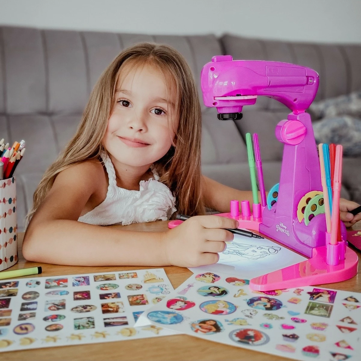 Projektor vizatimi, Lisciani Disney Princess 304-92956, LED, 32 imazhe + 8 markera, rozë, set