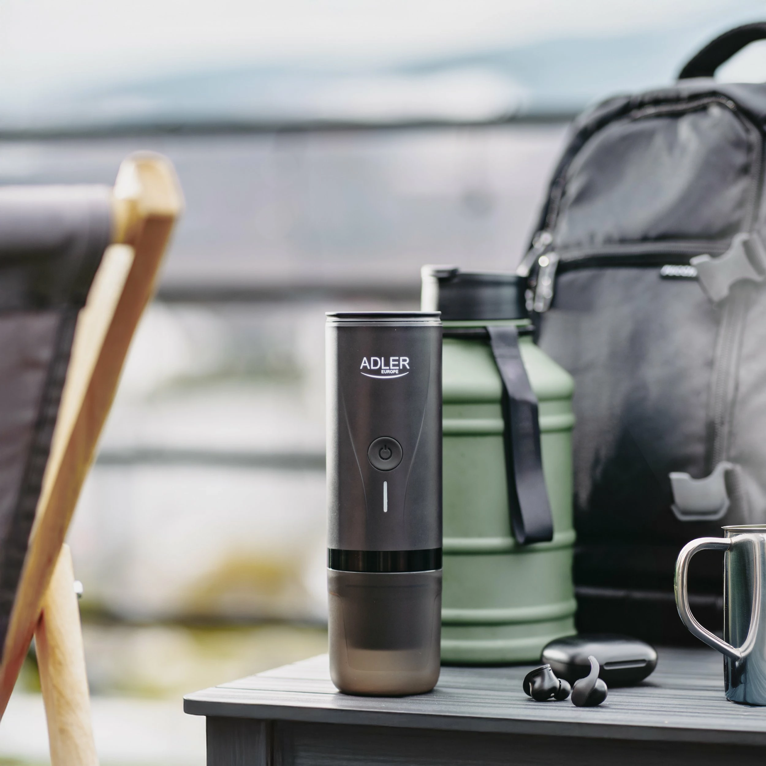 Makinë kafeje portative me kapsula Adler AD 4400, 20 bar, USB-C, 7500mAh, për Nespresso, e zezë