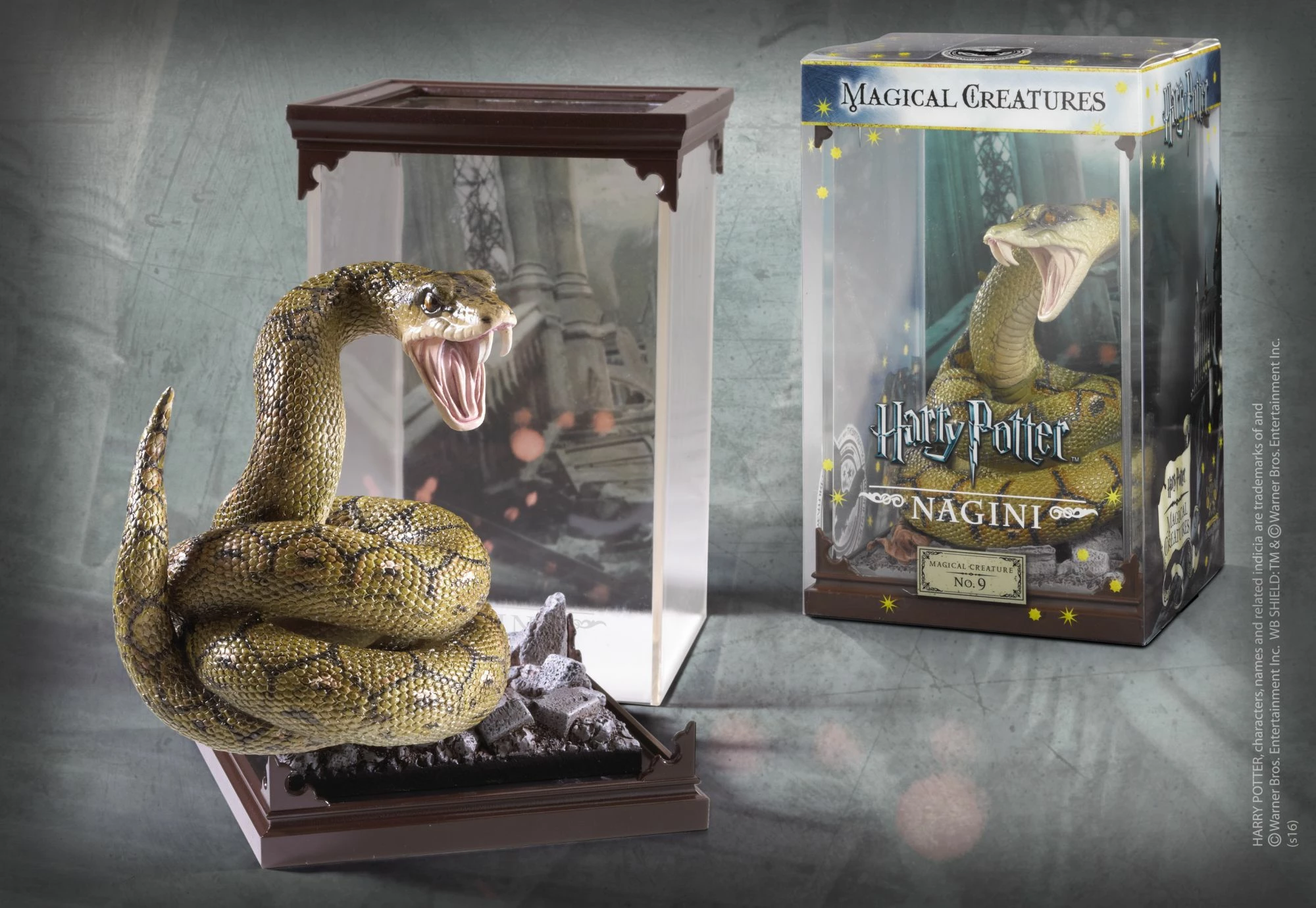 Figurinë koleksionuese NOBLE COLLECTION Harry Potter Magical Creatures Nagini 18.5 cm, e gjelbër, me kuti akrilike