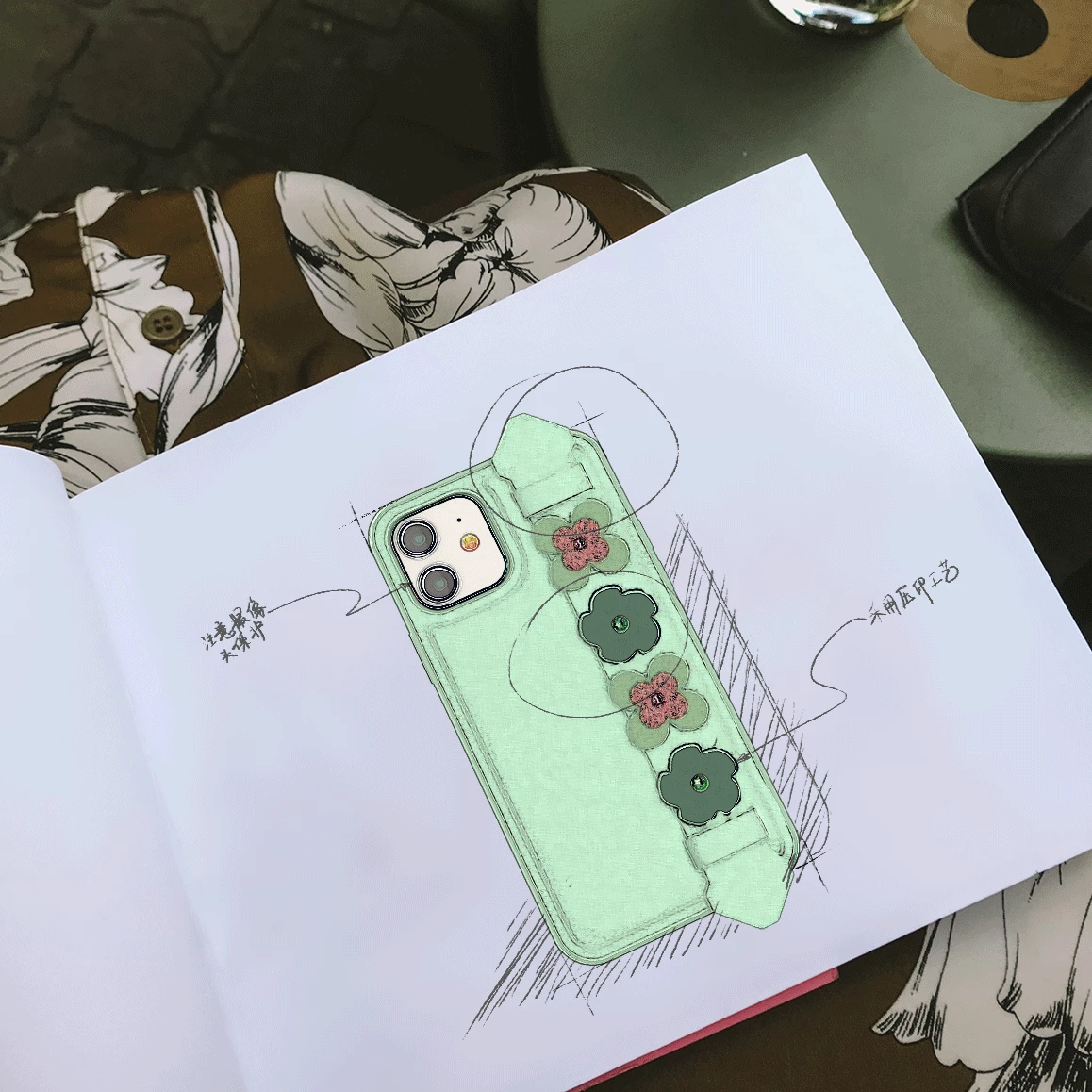 Mbështjellës Kingxbar Sweet Series për iPhone 12 / iPhone 12 Pro, me kristale Swarovski, Blu