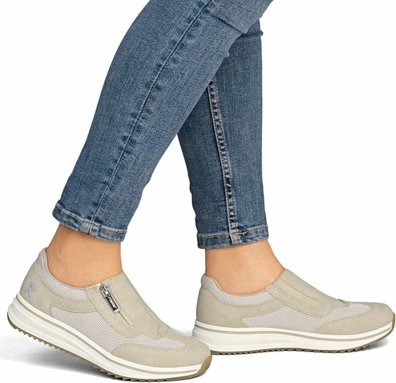 Këpucë me taka Rieker femra, bezhë