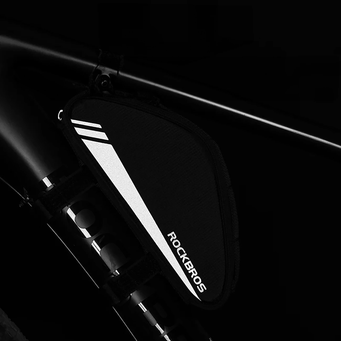 Çantë kornize për biçikletë Rockbros B55-BK, 0.7L, najlon, e zezë