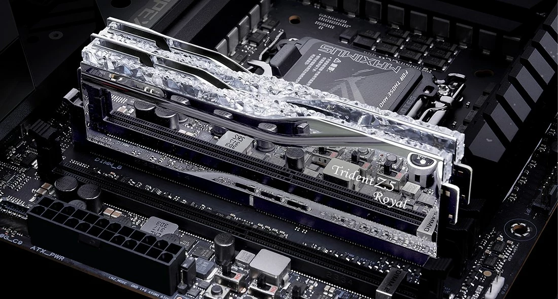 RAM Memorje G.SKILL Trident Z5 Royal F5-6800J3445G32GX2-TR5S, 64 GB (2x32 GB), DDR5, Silver, RGB