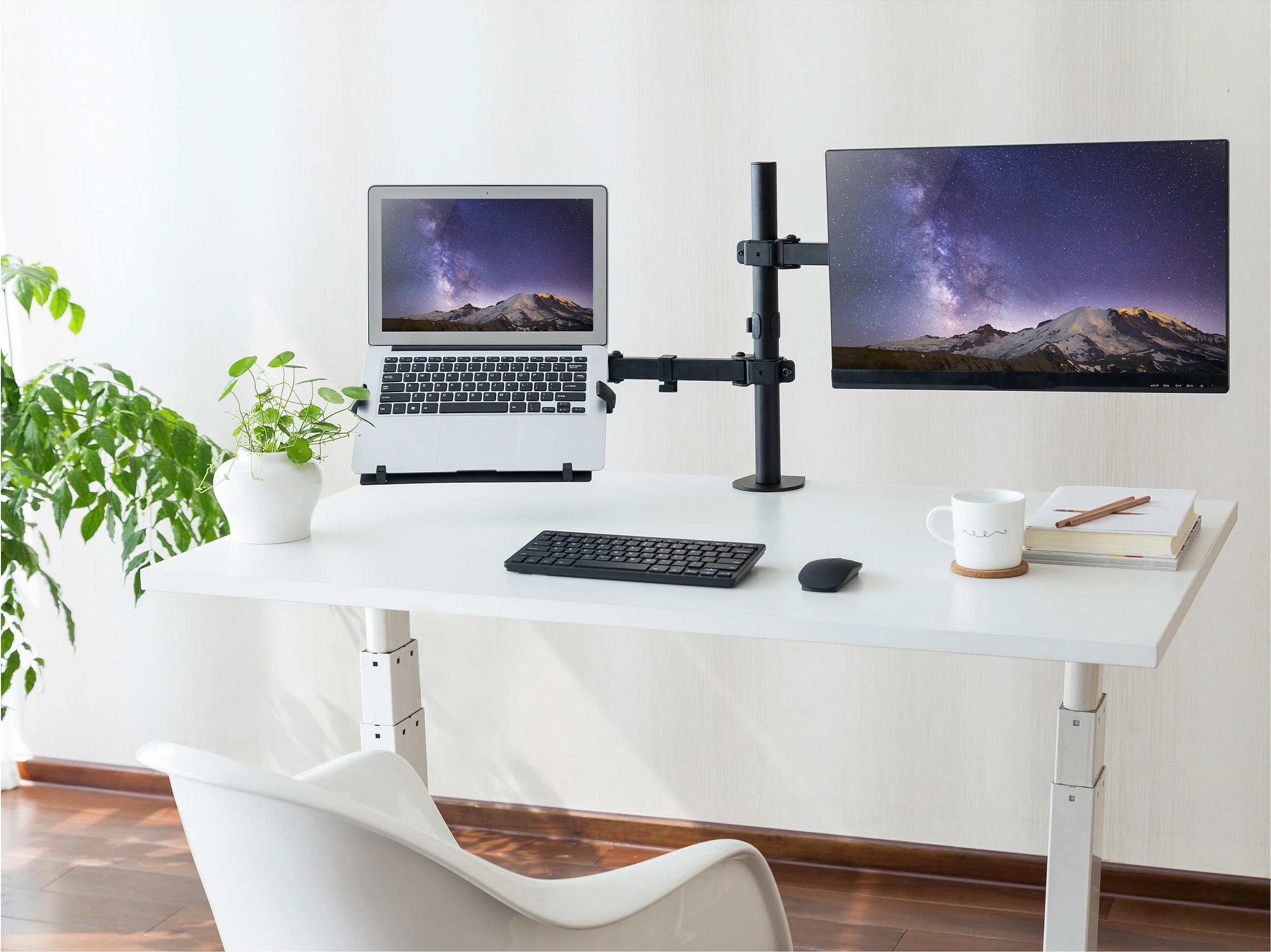 Mbajtës laptopi EQUIP, VESA 75x75/100x100, i rregullueshëm, për 10"-15.6", 4.5 kg, i zi
