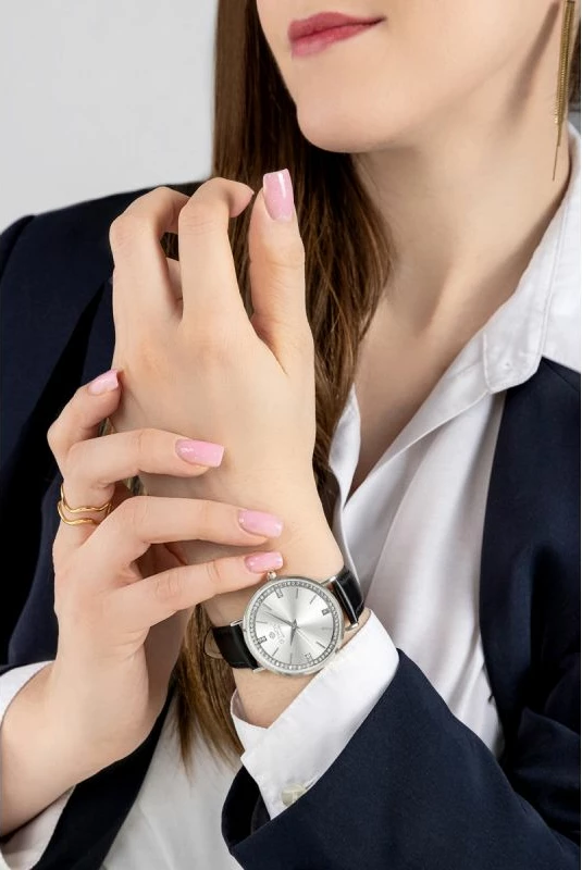 Orë dore femrash Giewont GW5390-A1, argjend, rrip lëkure i zi