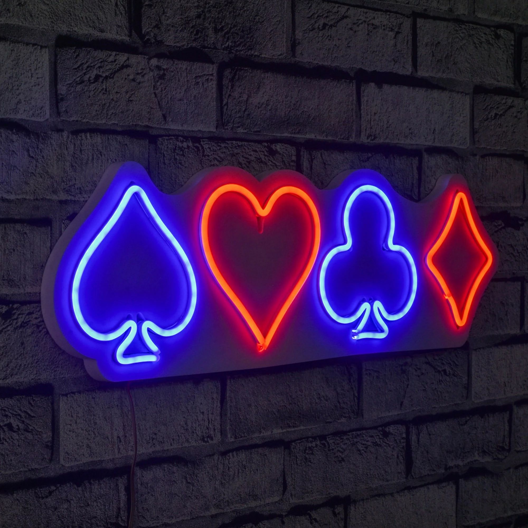 Dekor dritash LED plastike, simbole pokeri, shumëngjyrëshe, Wallity Briscambille