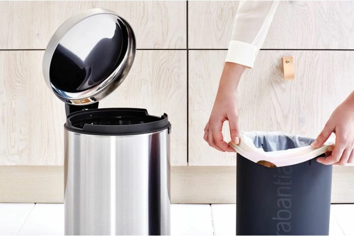 Kosh mbeturinash me pedal Brabantia 112041 12L, metal, argjendtë