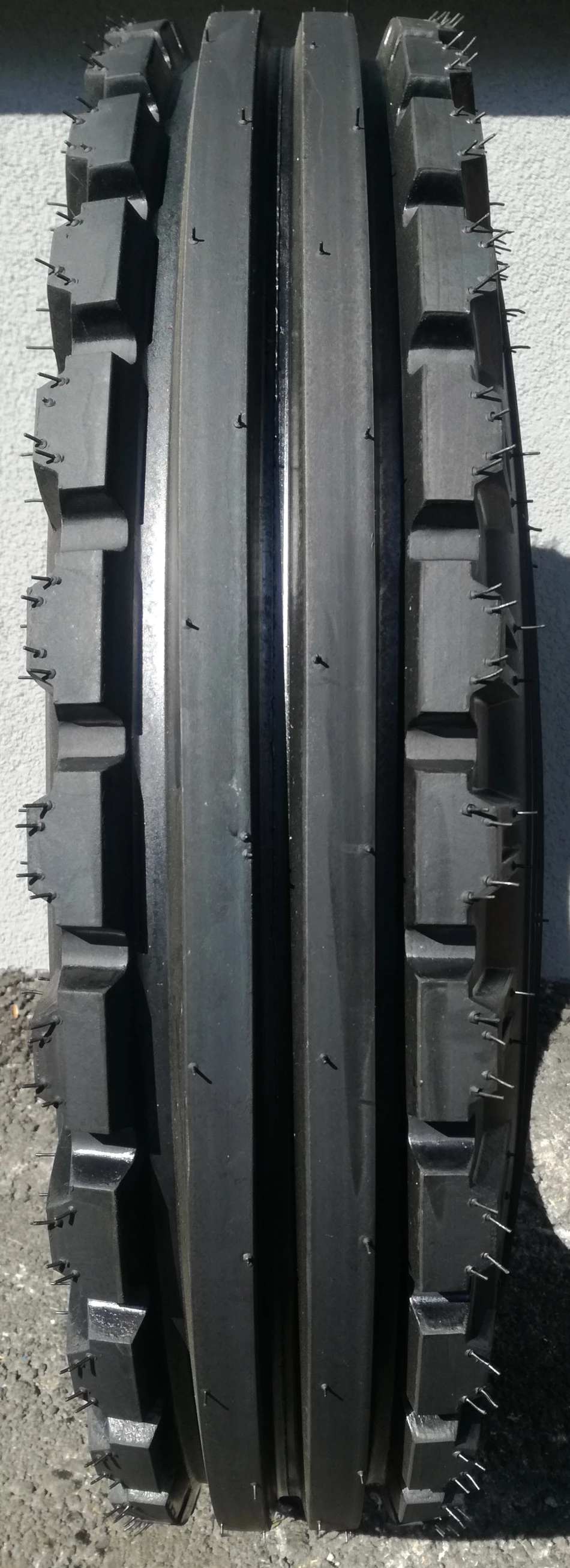 Gomë Kabat SRF01 6.00-16 6PR, me zracnicë rezistente ndaj ujit, e zezë