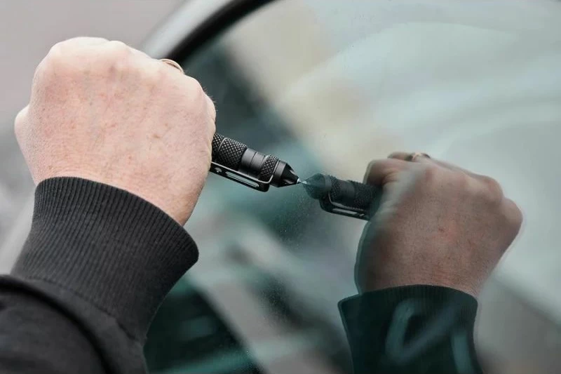 Stilolaps taktik GUARD, i zi