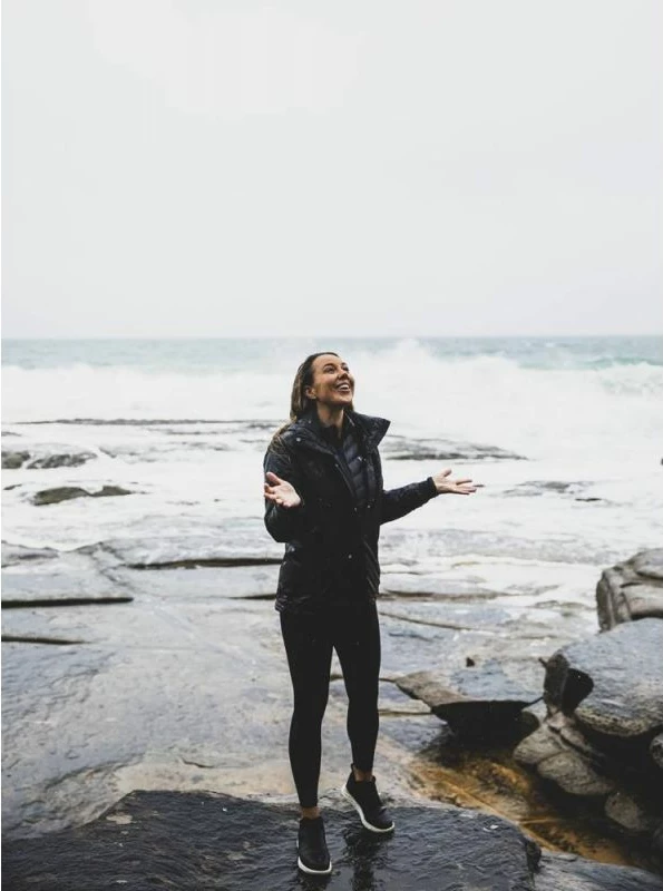 Jakne për femra Helly Hansen Aden, të zeza