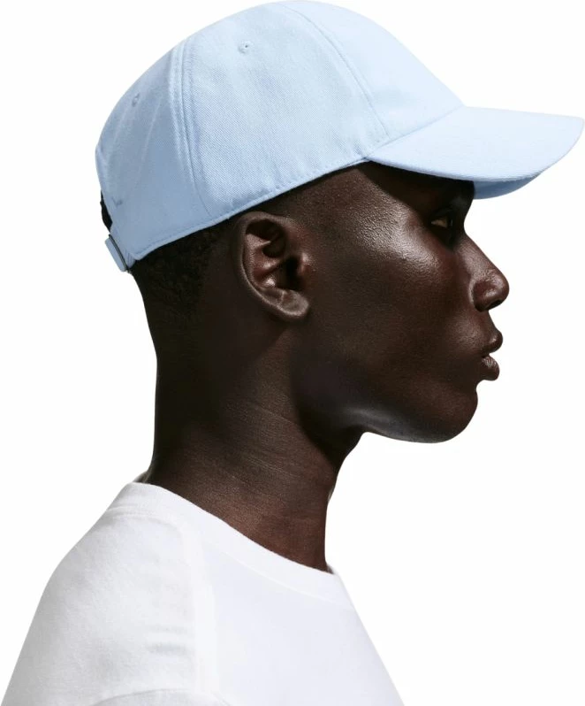 Kapelë Nike Club Cap FZ5698 407, e kaltër e çelët [Madhësia: M/L]