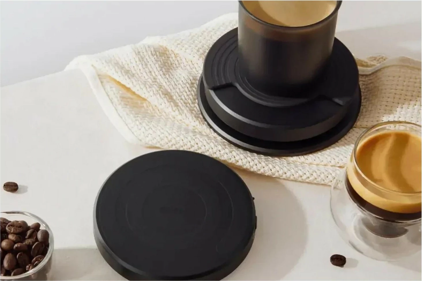 Peshore kafeje OutIn Claro OT-SCL-01, plastikë, e zezë