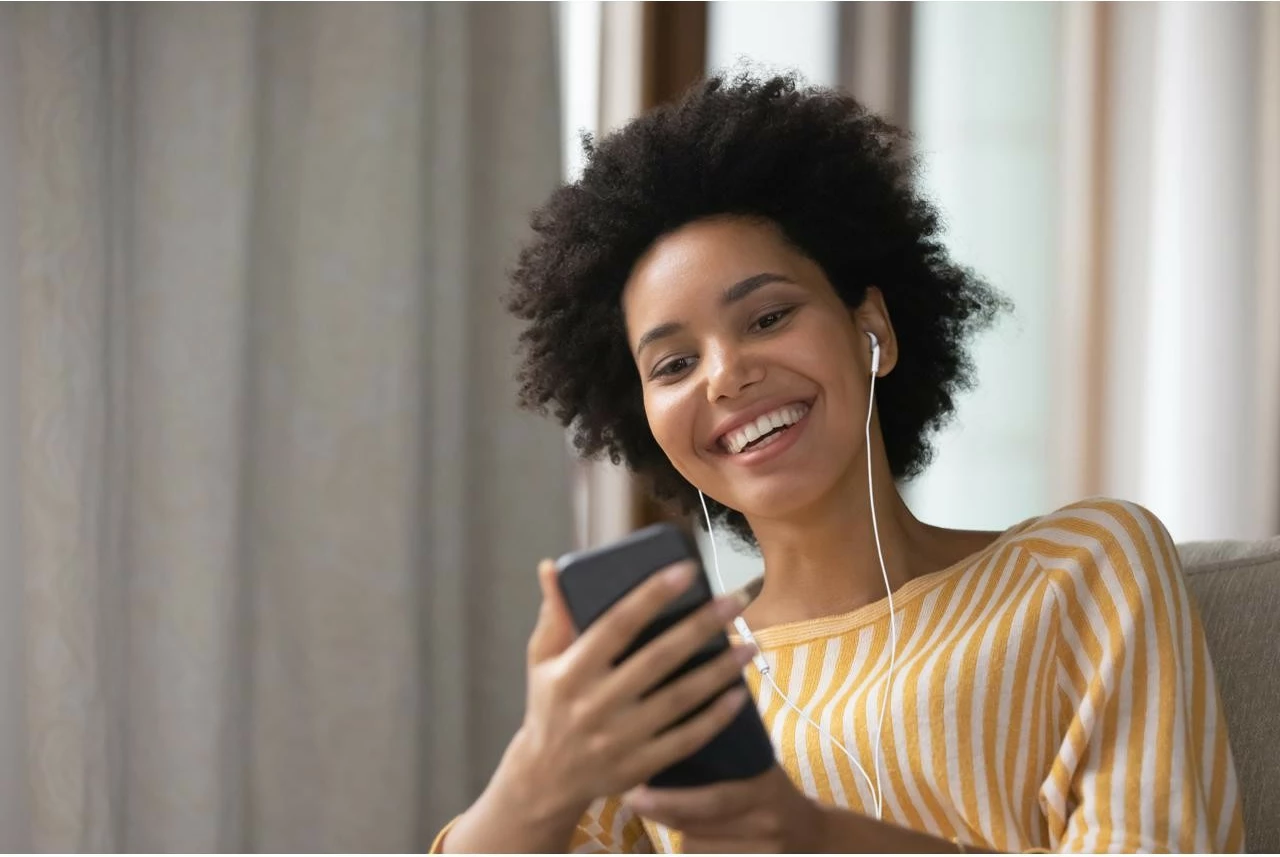 Kufje JVC HA-FR17UC-WV me mikrofon, USB-C, të bardha