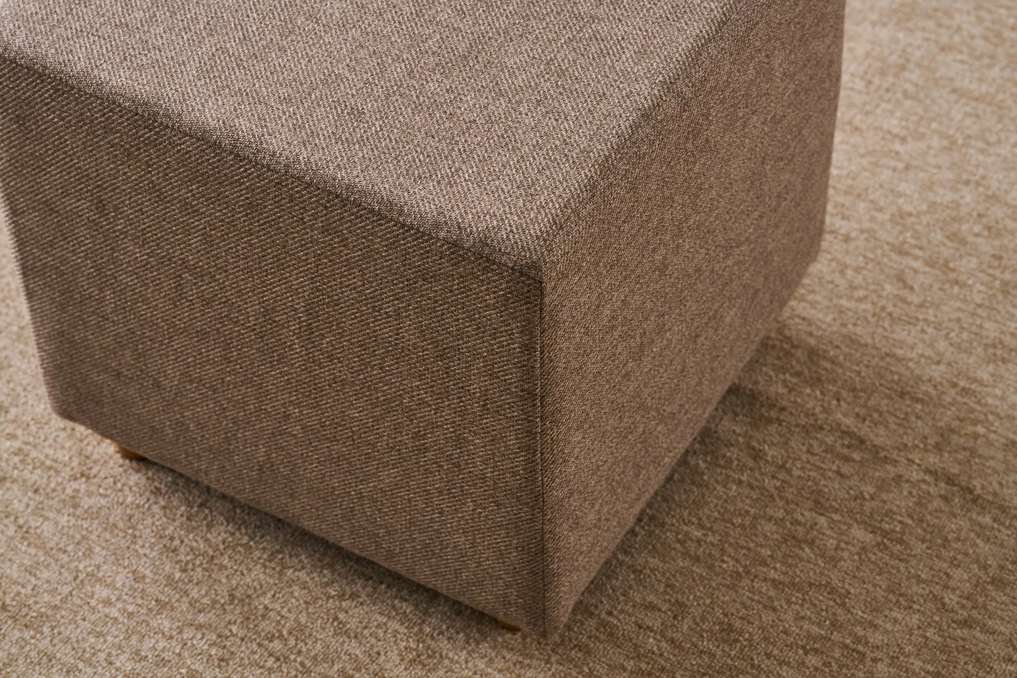 Puf Atelier del Sofa, Olimpos, ngjyrë kafe