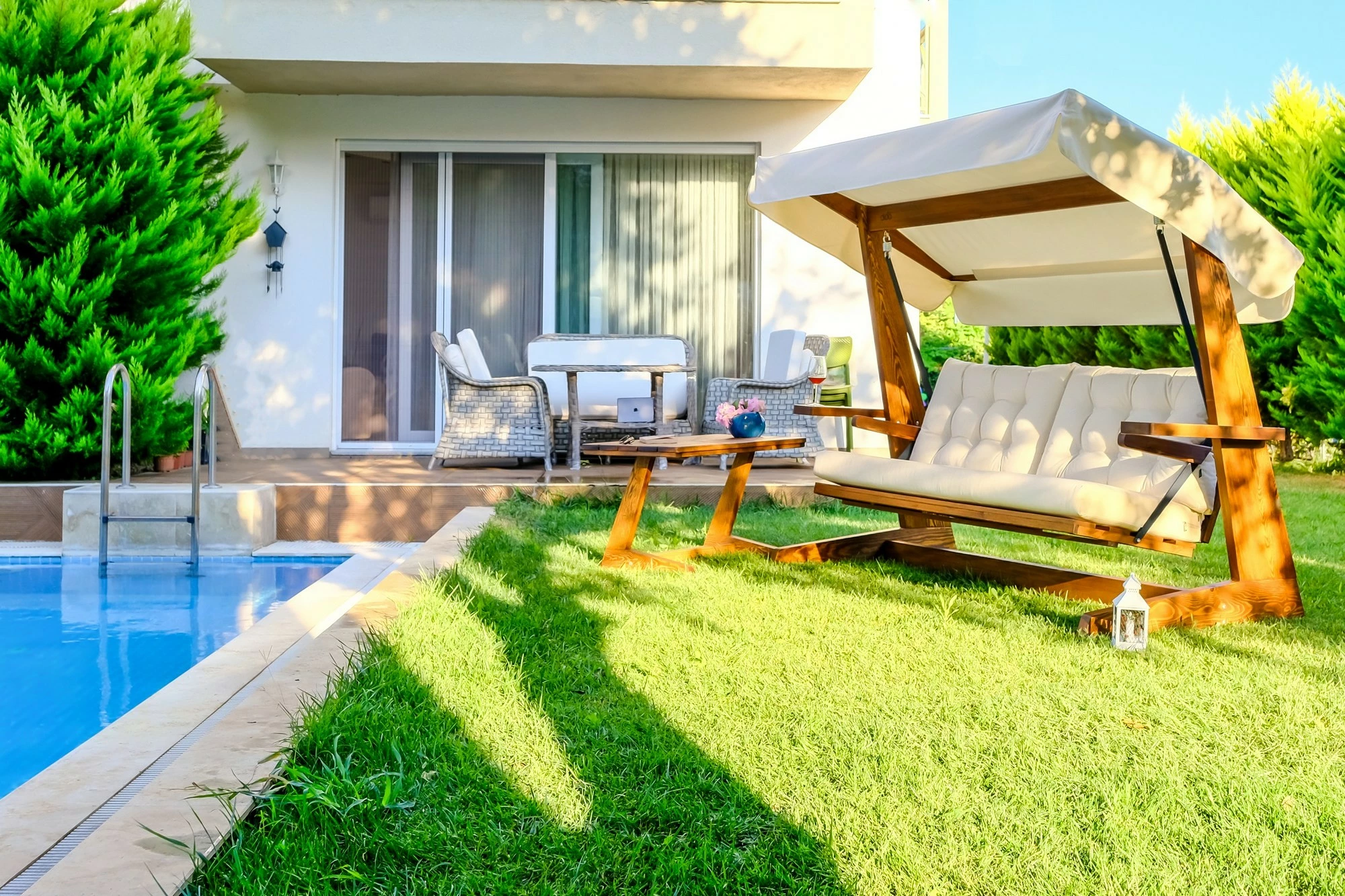 Karrige lëkundëse treshe për kopsht, ngjyrë bezhë, Skye Decor Viva 2400