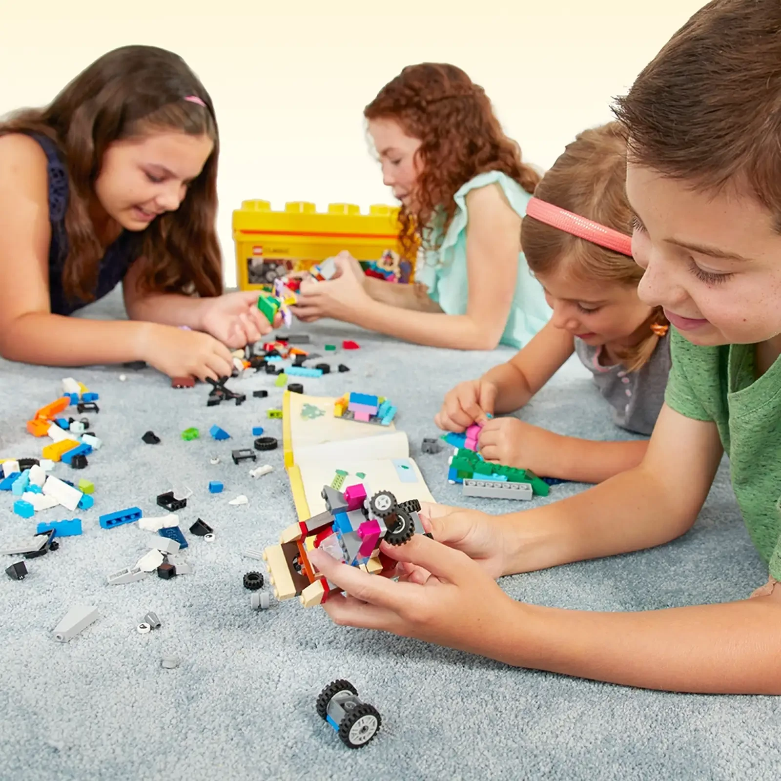 LEGO® Medium Creative Brick Box 10696