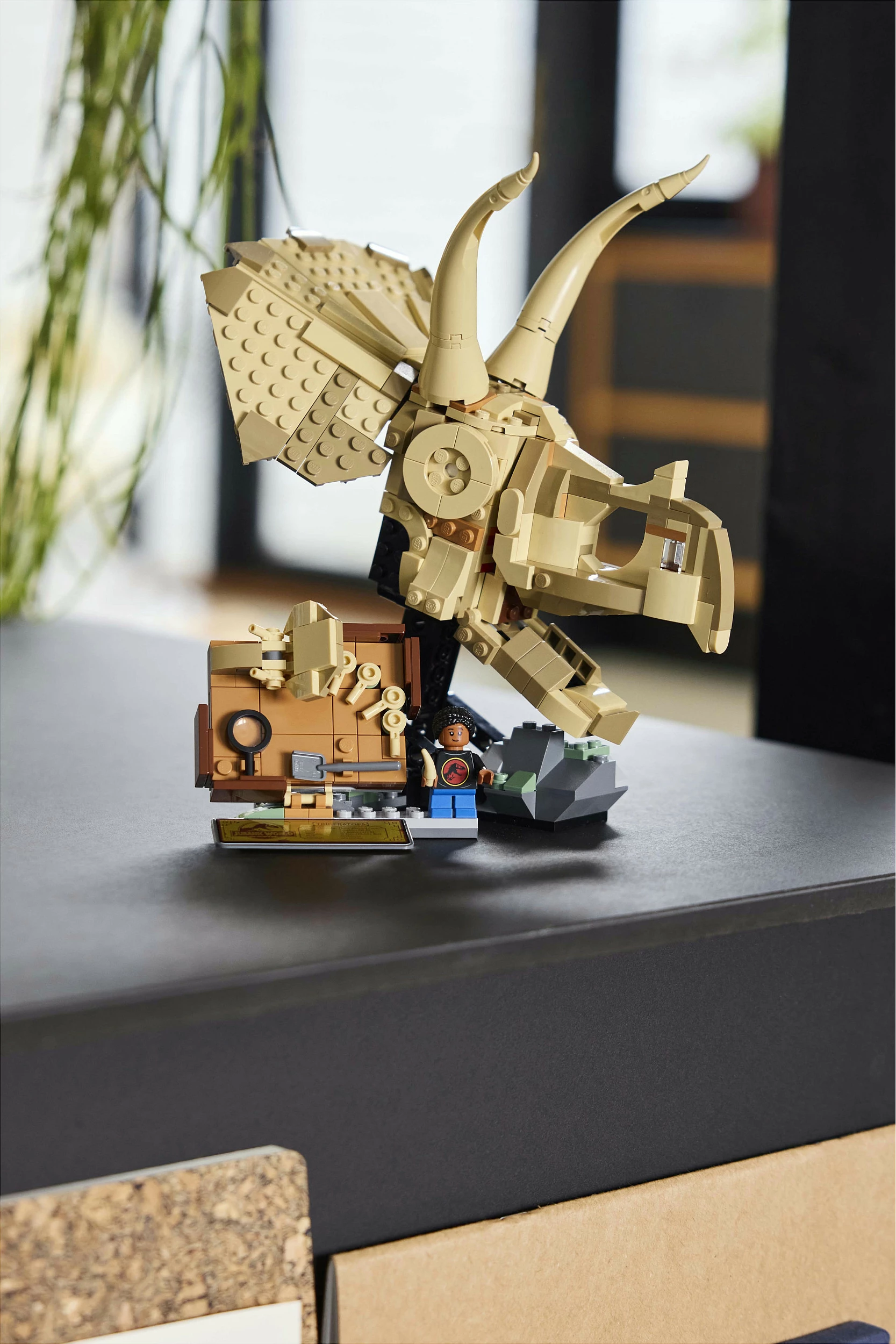 Set ndërtimi LEGO Jurassic World 76969, fosili i Triceratopsit, 468 pjesë, multikolor