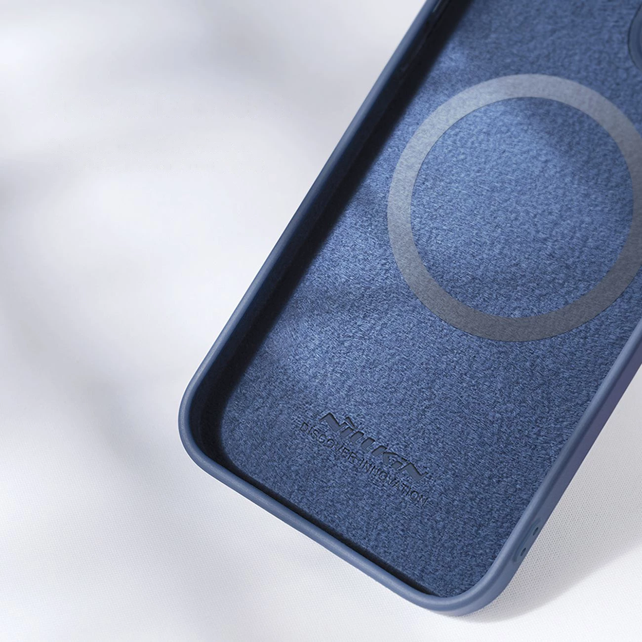 Mbështjellës Nillkin CamShield Silky Silicone për iPhone 14 Pro Max, MagSafe, kapak kamere, Kaltër