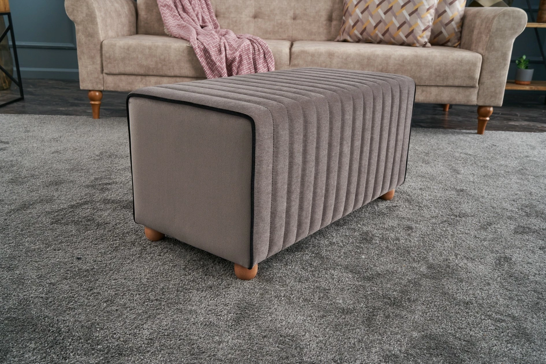 Puf Mabel, kadife ngjyrë mink, Atelier del Sofa