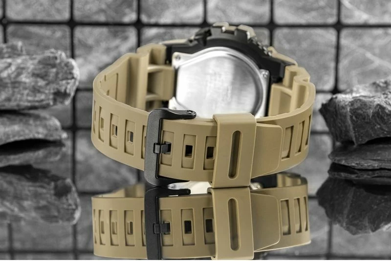 Orë dore për meshkuj CASIO, e zezë