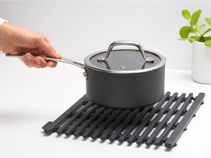 Shtroje silikoni për lavaman Brabantia 302589, 30x30 cm (shtrihet 30-45 cm), gri e errët