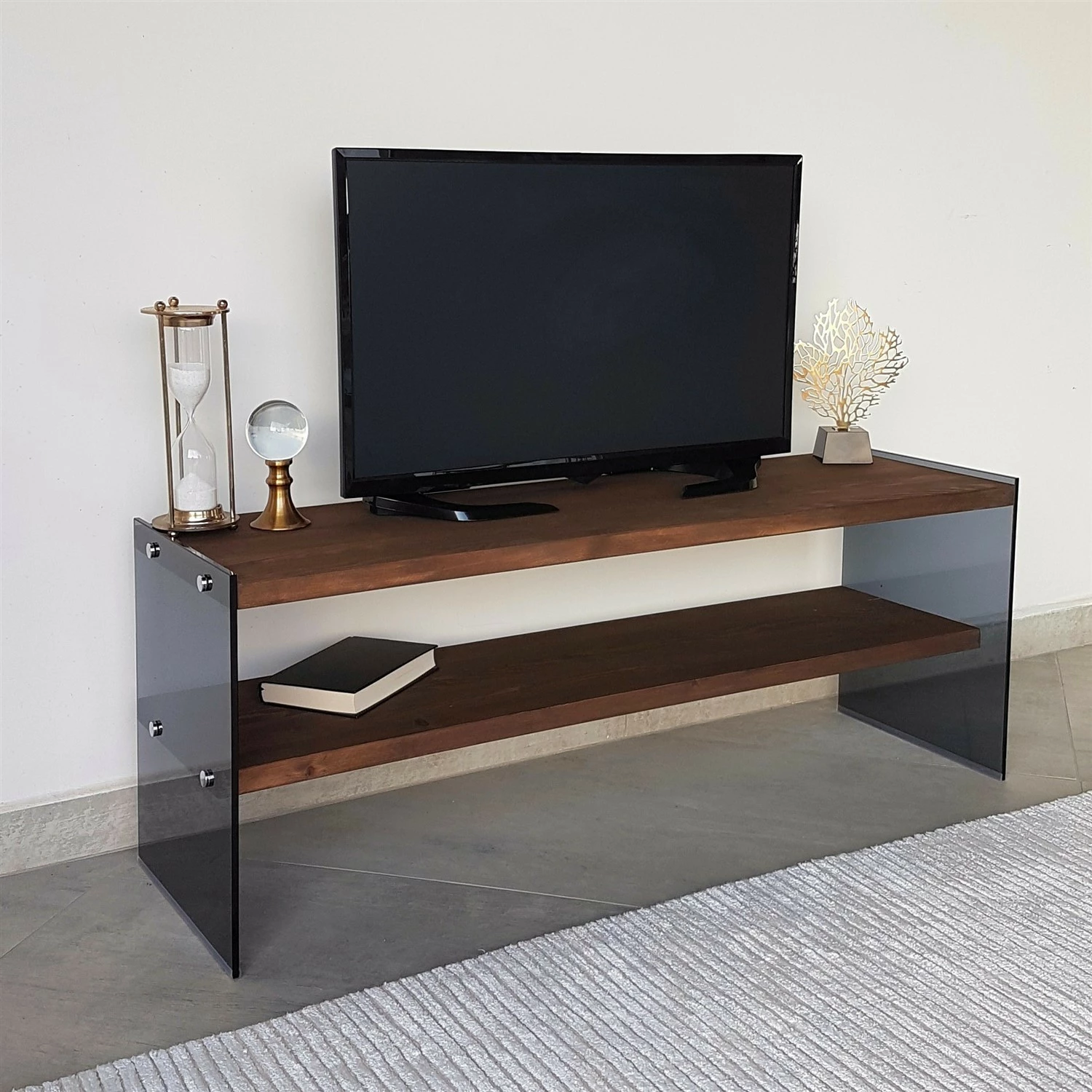 Komodë TV Hanah Home, TV100, ngjyrë arre, xham i temperuar, 120x45x35cm