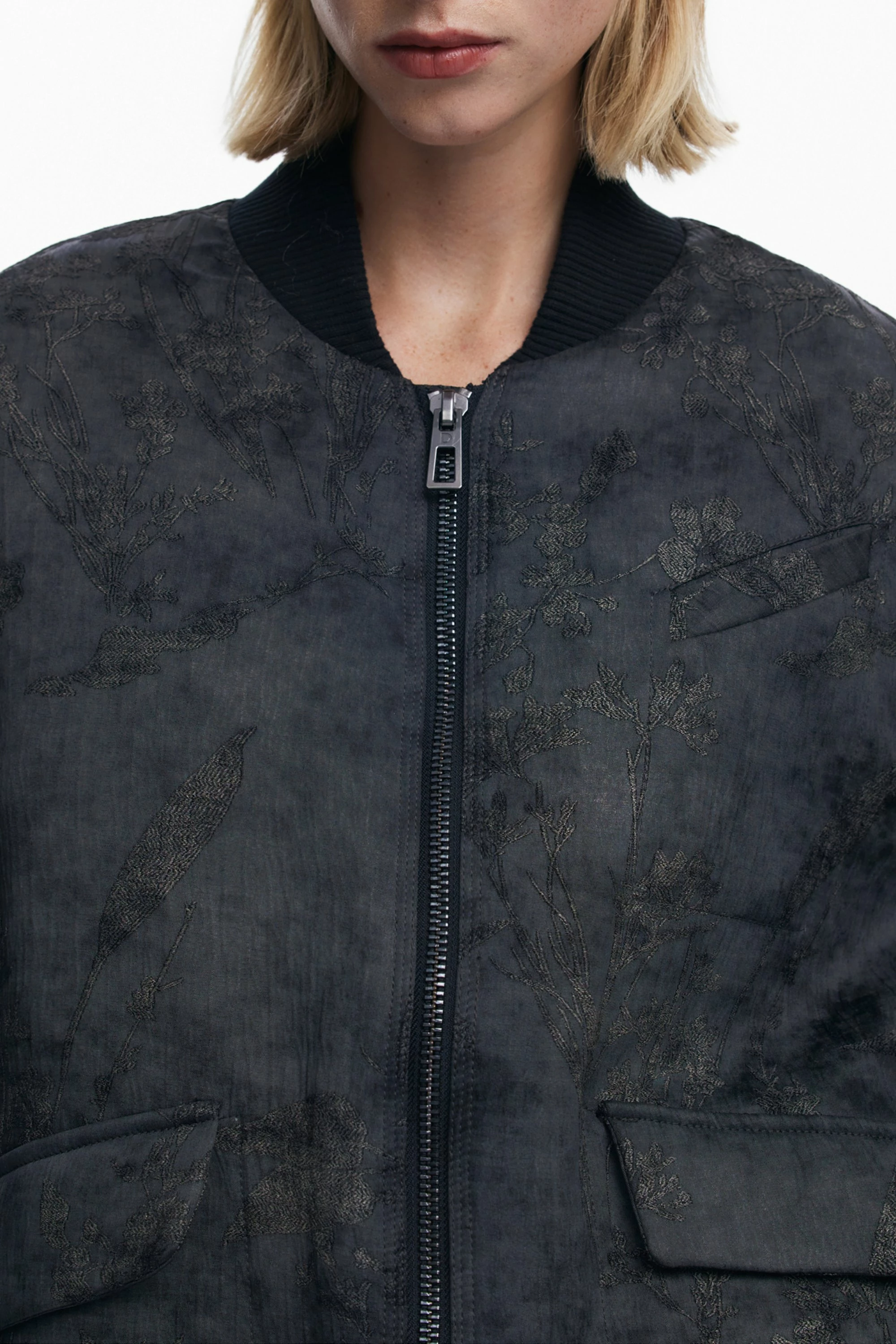 Jakne femra DESIGUAL, e zezë