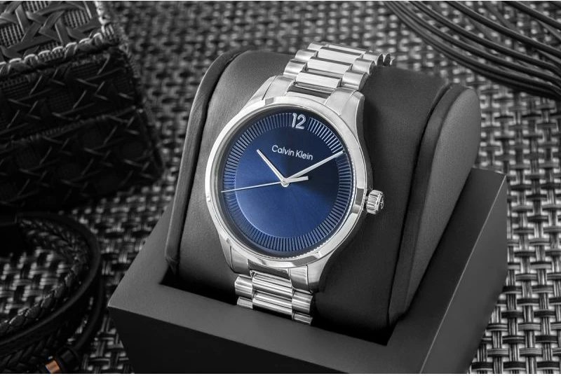 Orë dore për meshkuj Calvin Klein, argjendtë