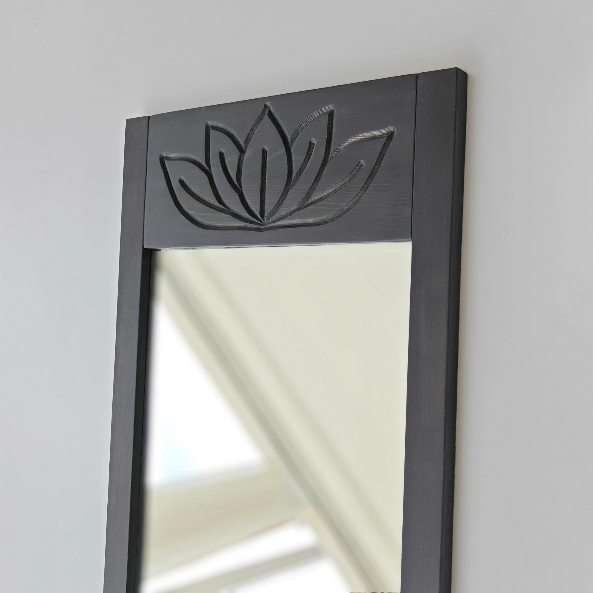 Pasqyrë Cheval Skye Decor, ngjyrë antracit, lotus