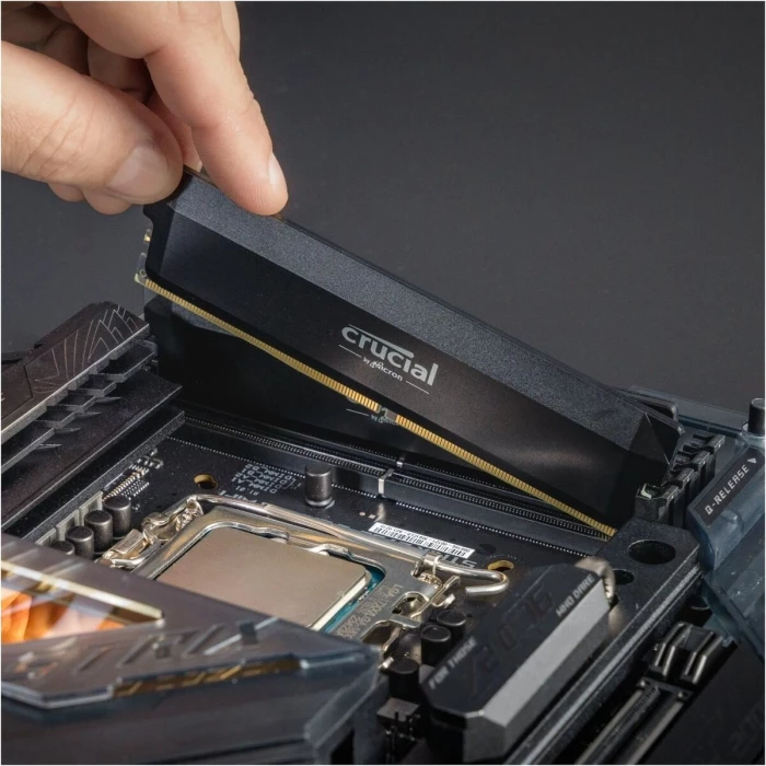 RAM Memorje Crucial Pro CP16G64C38U5B 16GB DDR5-6400 CL38 1.35V UDIMM (1x16GB), e zezë