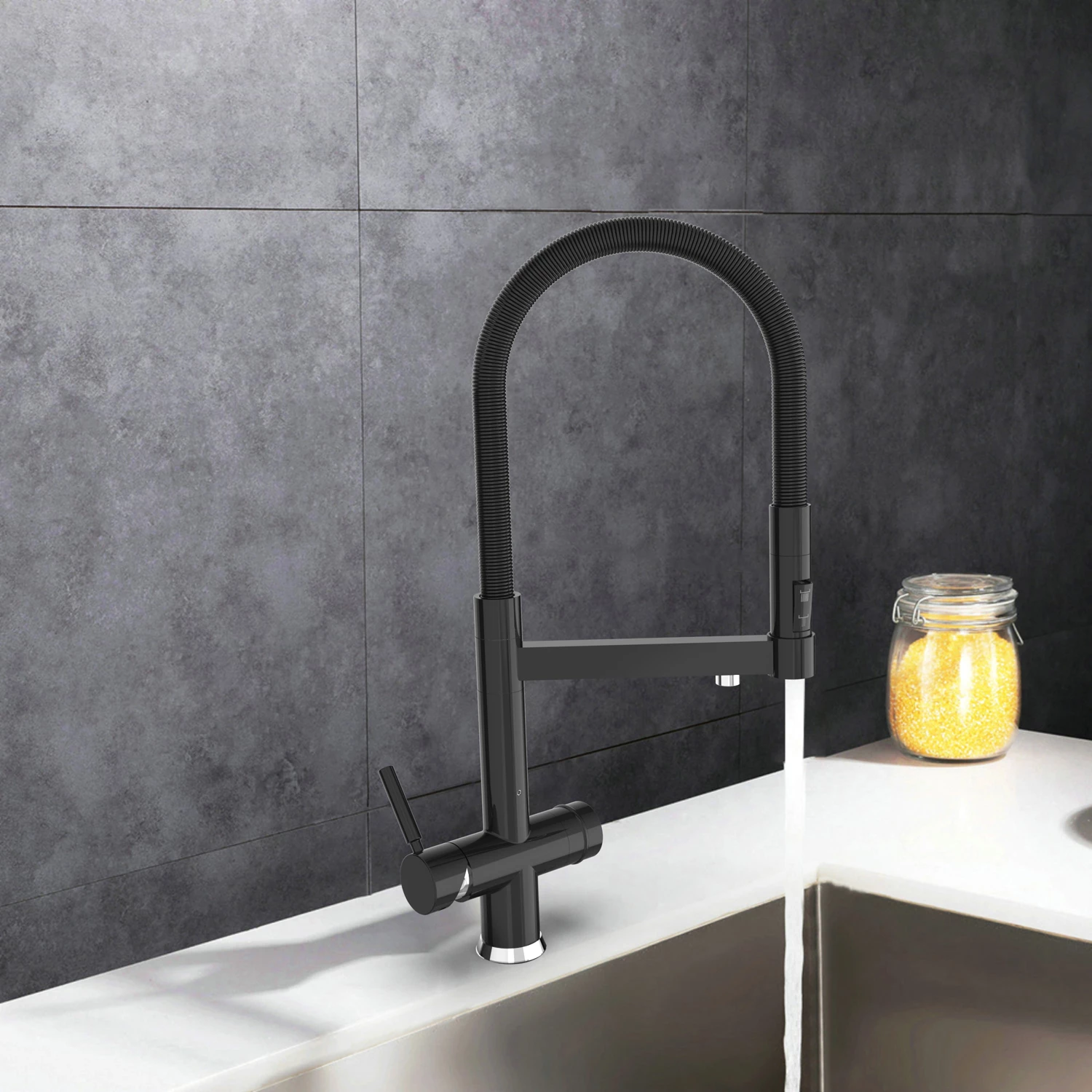 Rubinet me dush që tërhiqet Voden, i zi mat