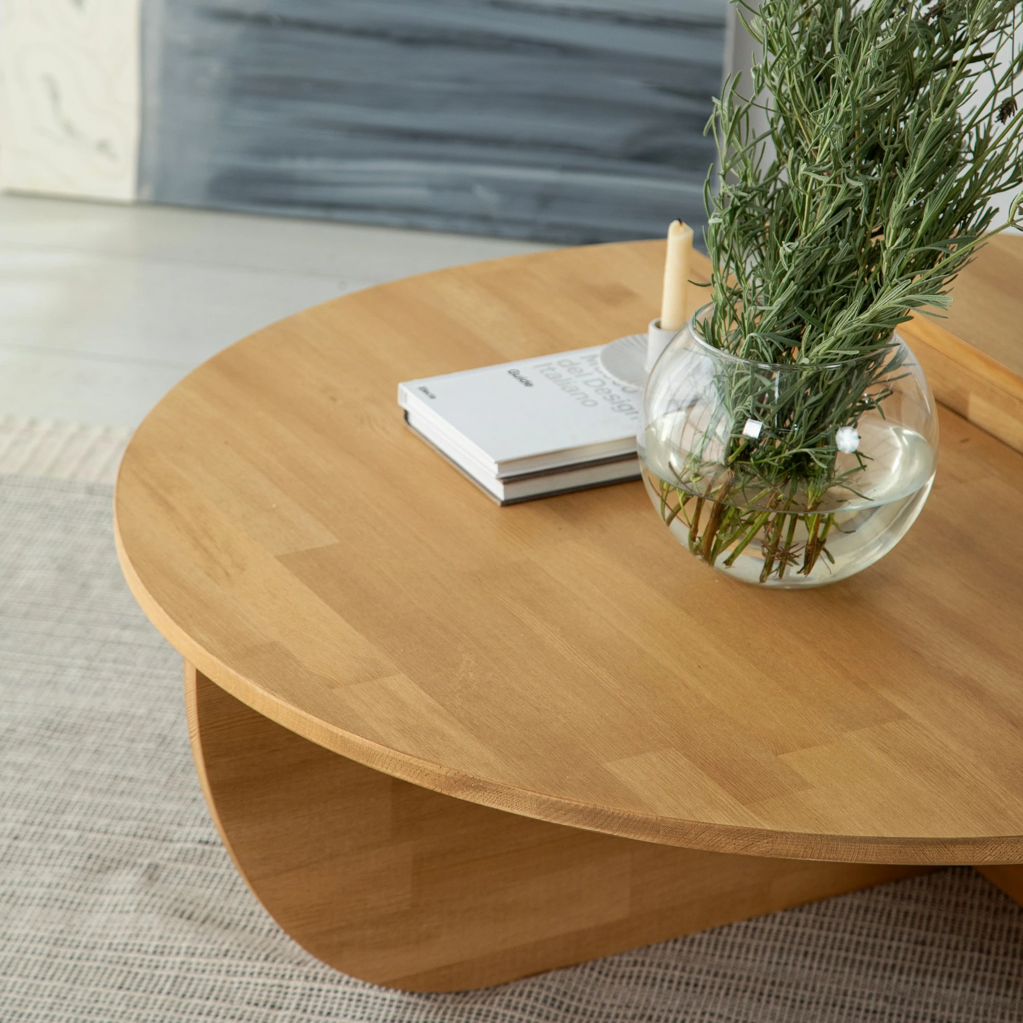 Set tavolinash kafeje Hanah Home, dru podium, ngjyrë lisi