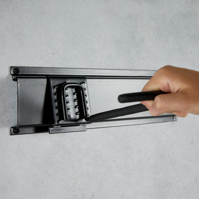 Set mbajtëse muri për biçikleta VONHAUS 3500257, për 3 biçikleta + 3 helmeta, e zezë, 9-copë