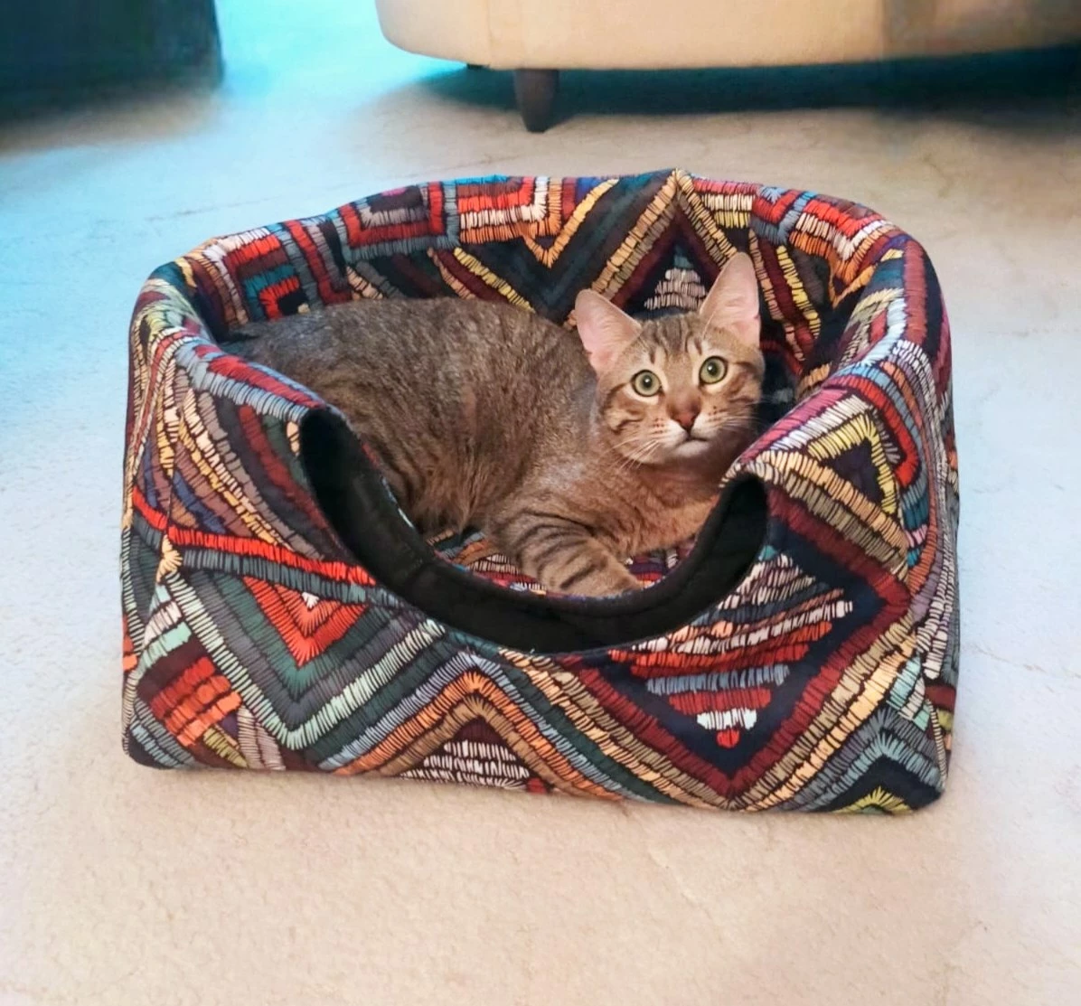 Shtrat për kafshë shtëpiake Hanah Home, Mei, shumëngjyrësh