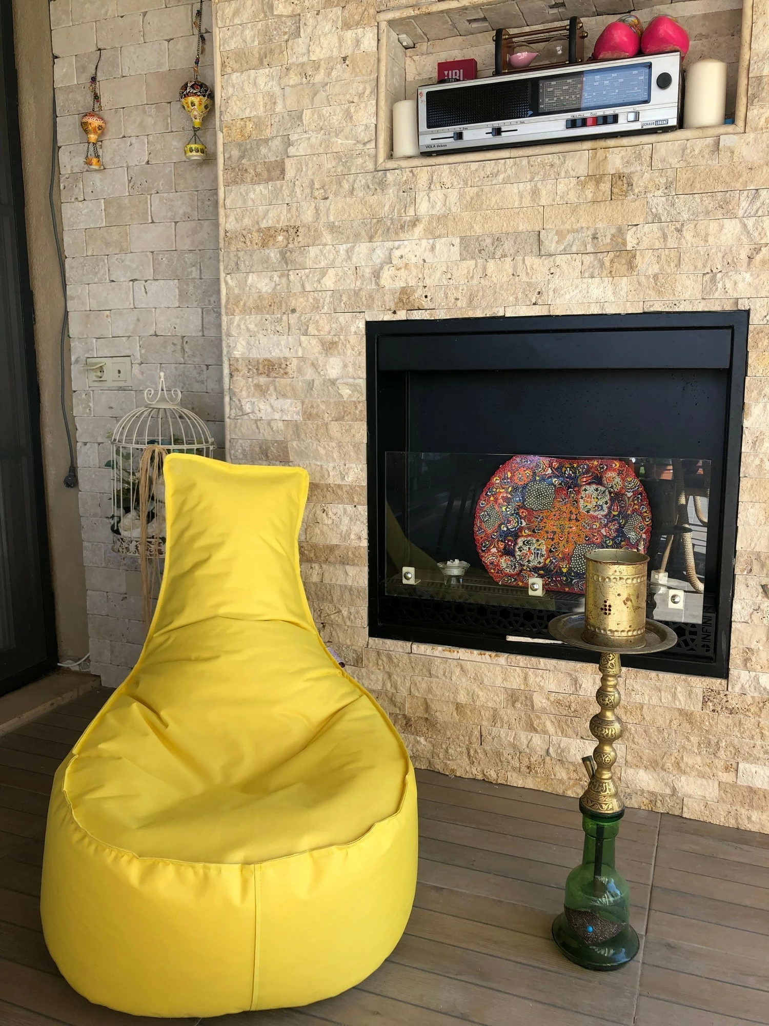 Qese ulëse e verdhë, Atelier del Sofa, Aktif