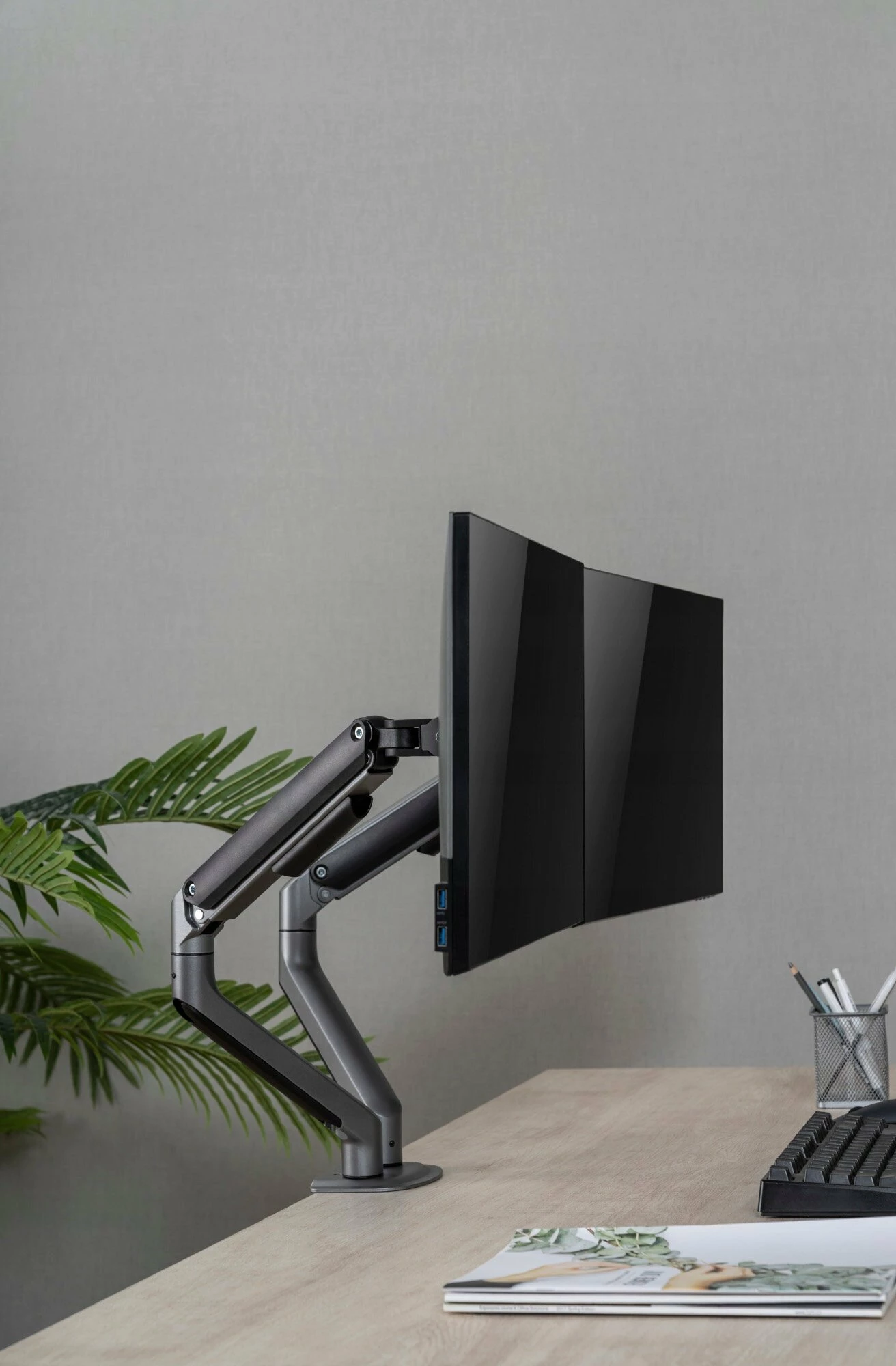 Mbajtëse tavoline për 2 monitorë Gembird MA-DA2-05 17"-32" VESA 75x75/100x100, gri