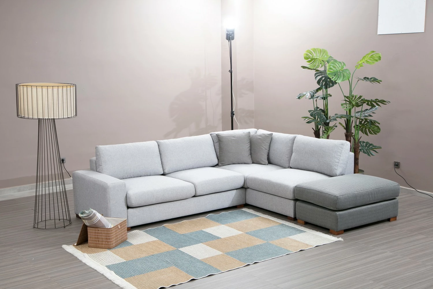 Këndare Atelier del Sofa, Loop 2, ngjyrë gri e çelët, me pouf