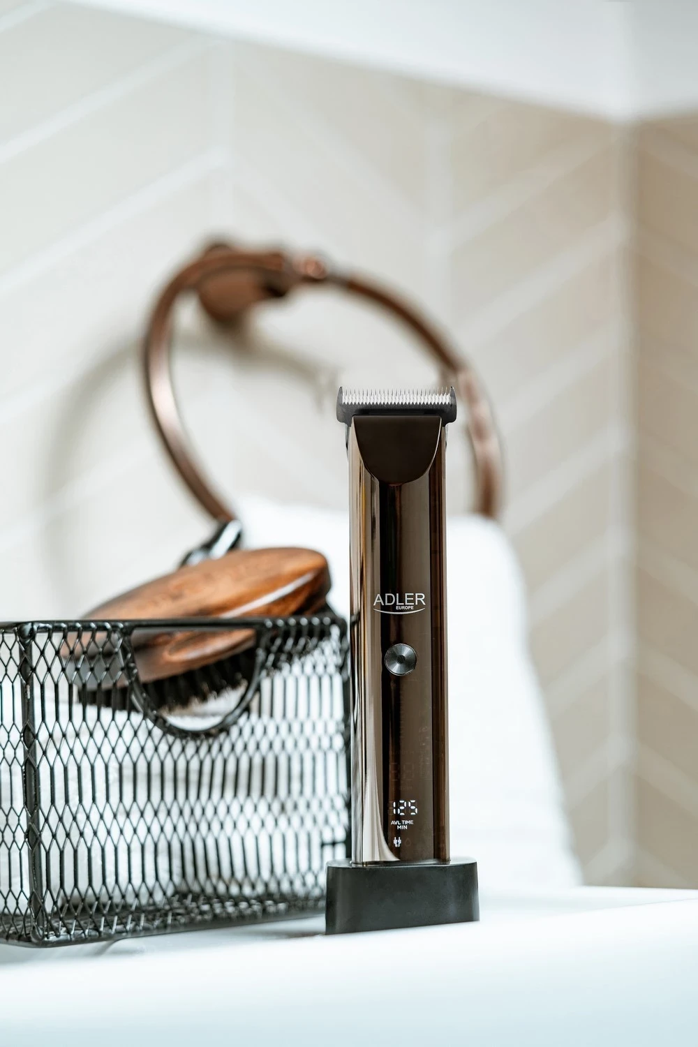 Makinë rroje Adler AD 2834, 3-12 mm, e argjendtë