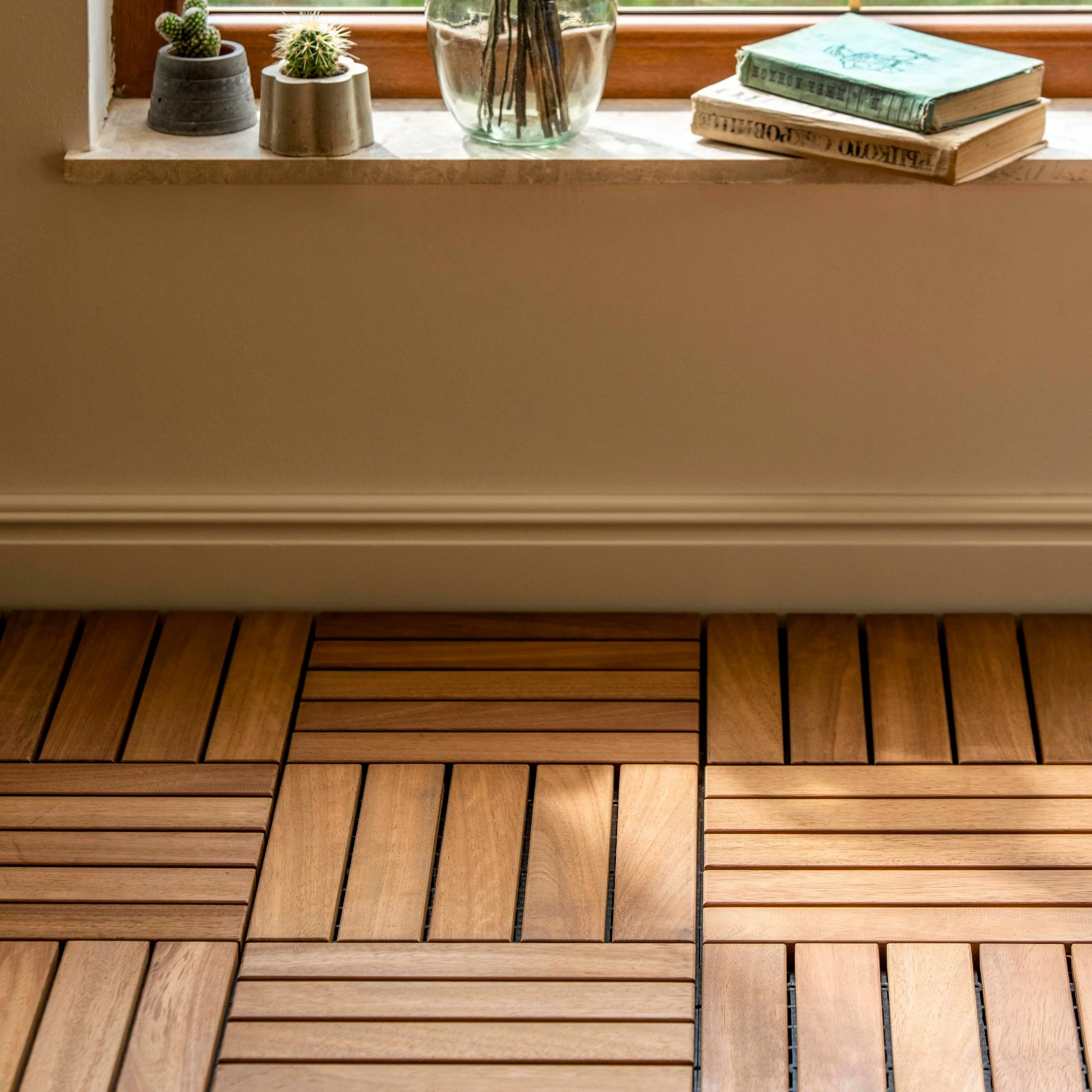 Dyshek druri për tarracë, IROKO, ngjyrë kafe, 30x30x3.2cm (1 copë)