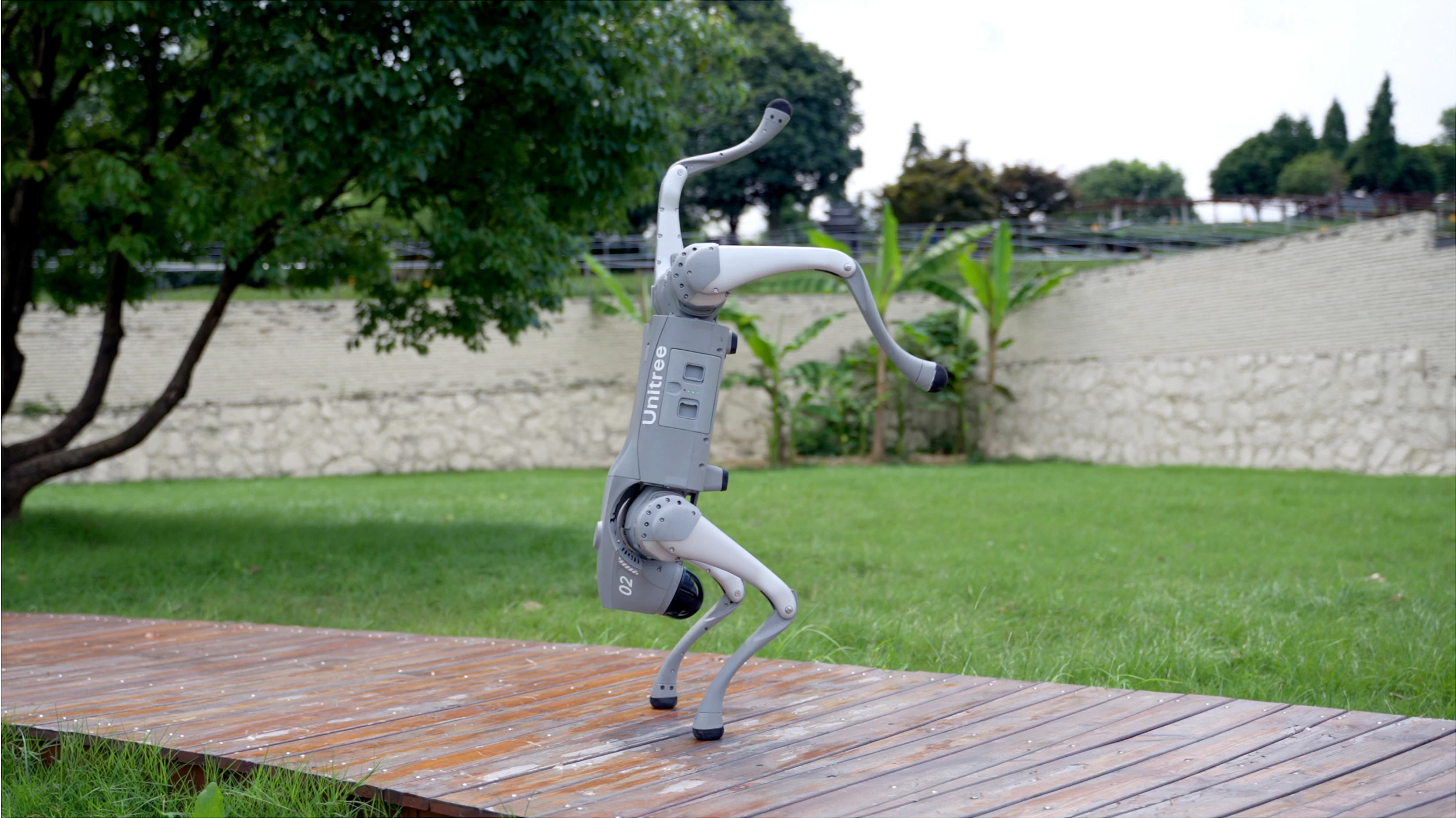 Qen robotik Unitree Go2 Air, Wi‑Fi/Bluetooth, kamerë, bateri 8000 mAh, me telekomandë, gri