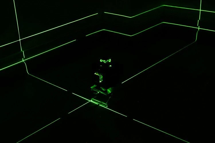 Laser nivelues linje Bigstern 4D 16 linja 25 m, i gjelbër, set me 2 bateri + karikues