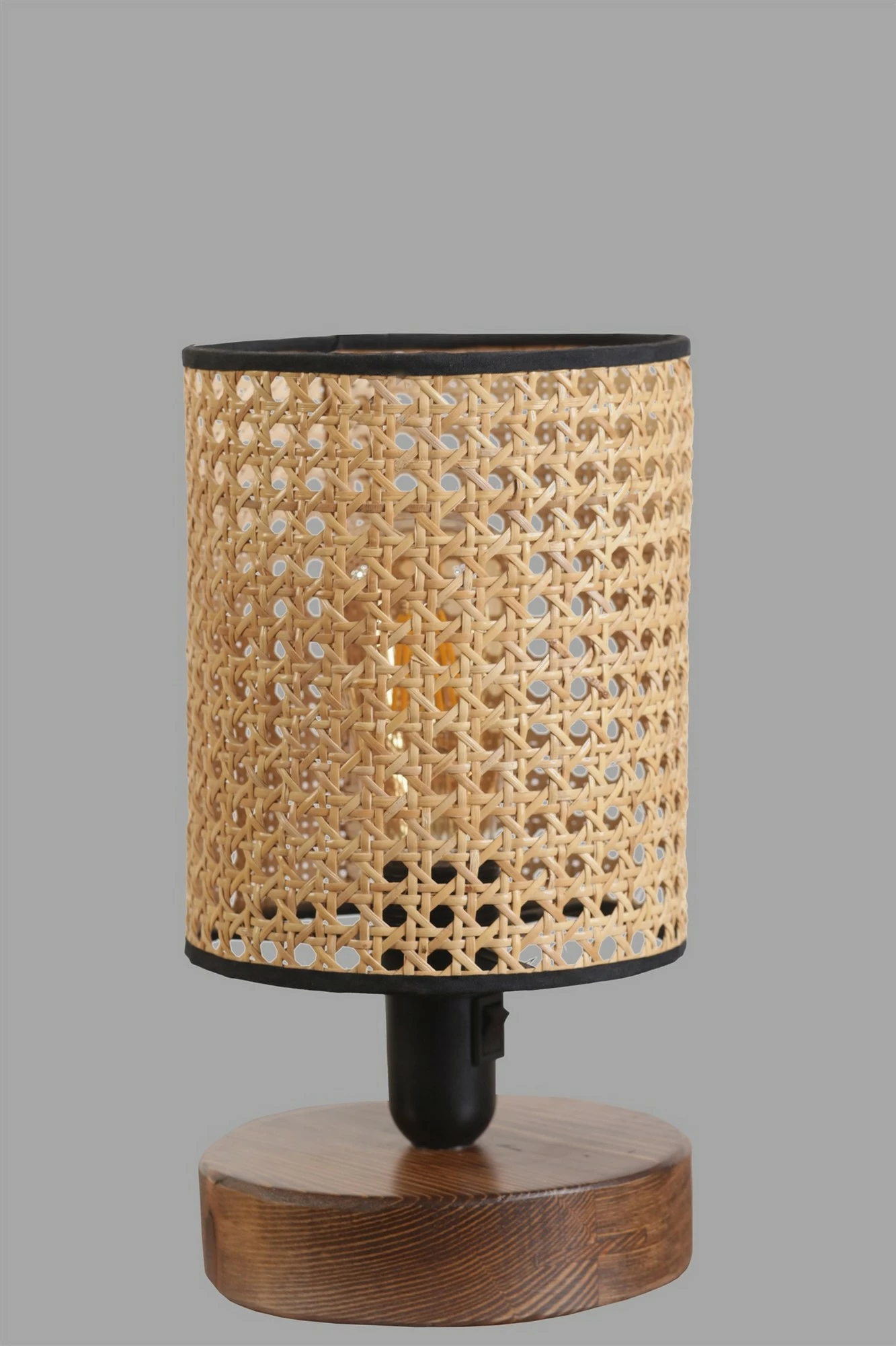 Llambë tavoline Opviq, ngjyrë arre, abazhuri ratan