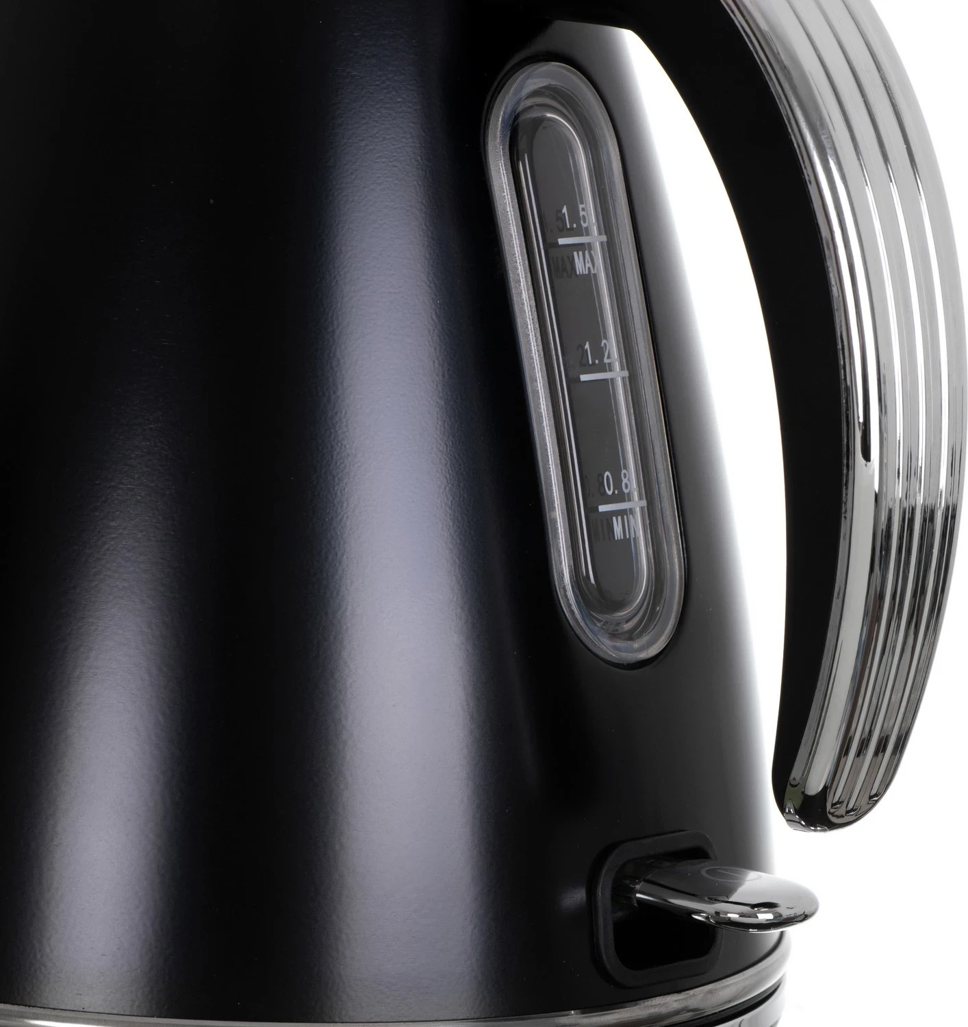 Vluese uji Adler AD 1343, e zezë