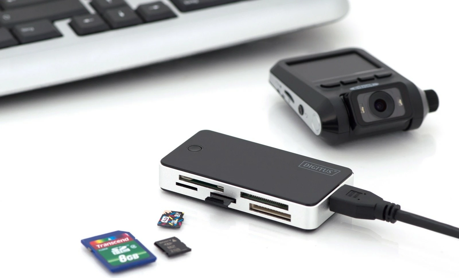 Lexues kartelash Digitus DA-70330-1, 5 porta USB 3.0, i zi-argjendtë