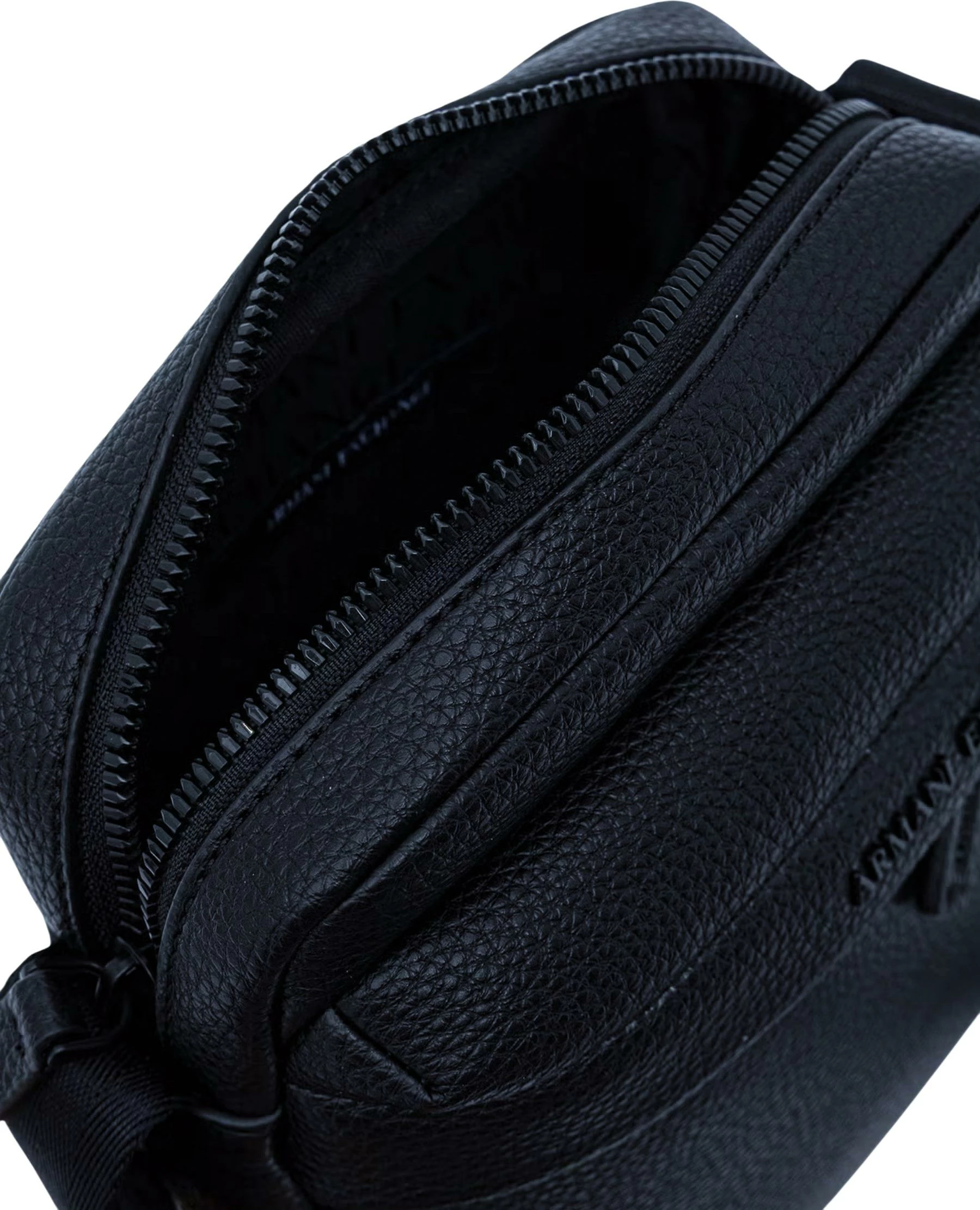 Çantë krahu për meshkuj Armani Exchange XM003597 AF26651, blu
