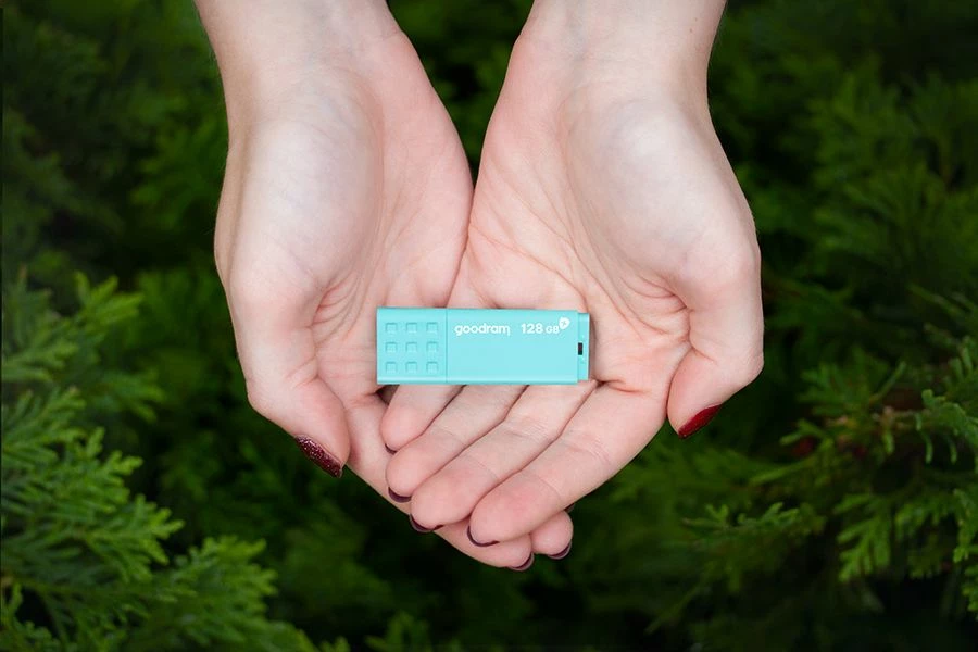 USB memorje GoodRam UME3 CARE 64 GB, USB 3.2 Gen 1, antibakteriale, mint