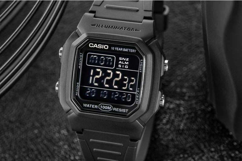 Orë dore për meshkuj CASIO, e zezë