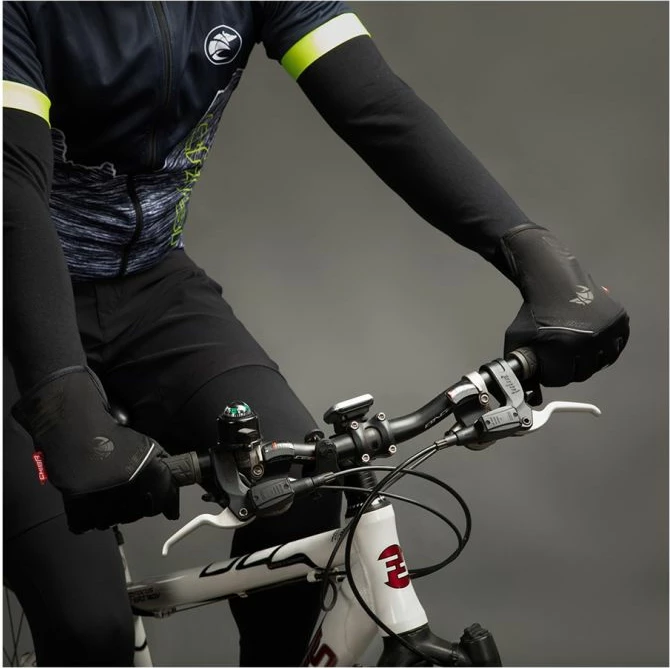 Doreza sportive CHIBA për meshkuj, të zeza